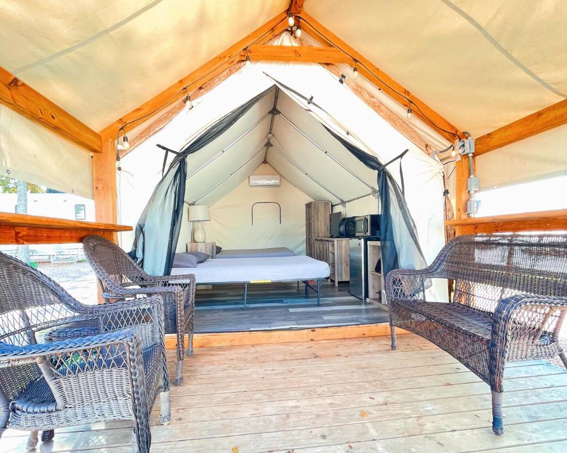 Son'S Blue River Camp Glamping Cabin #14 This Is The Place You'Ve Been Searching For! Kingsbury Exteriér fotografie